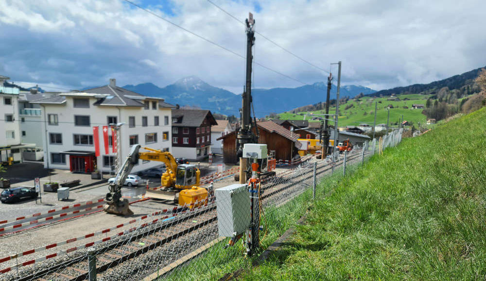Beweissicherungsmassnahmen für das Stationsprojekt Steinerberg und die neue SOB-Haltestelle Sattel
