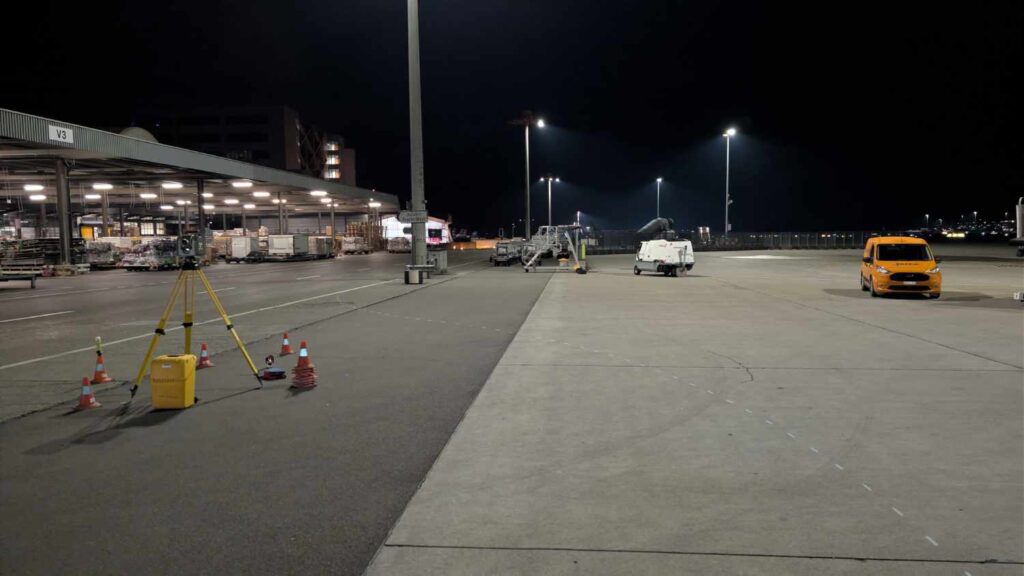 terra vermessungen ag aktuelles markierroboter am flughafen zuerich 3